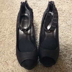 2/10! Rampage Heels